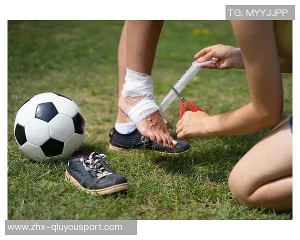 足球比赛中的恐怖受伤事件揭示了运动安全的重要性与急救知识的必要性